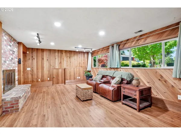 $775,000 | 10300 Southwest Coquille Drive, Tualatin, OR 97062