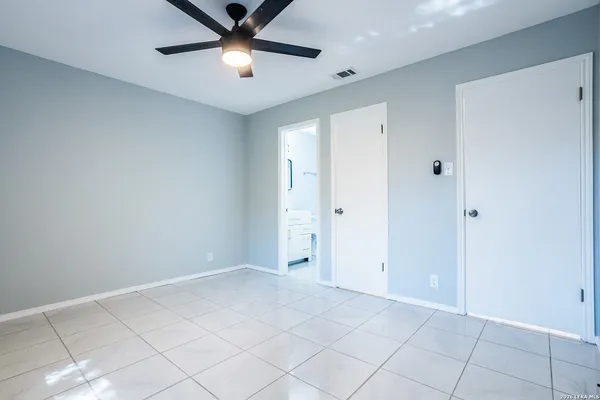 $1,700 | 5275 Meadow Rise Street, Unit 5275, San Antonio, TX 78250