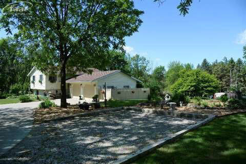 8092 Torrey Road Grand Blanc, MI 48439 - Photo 2 of 27 20403021-1.JPG