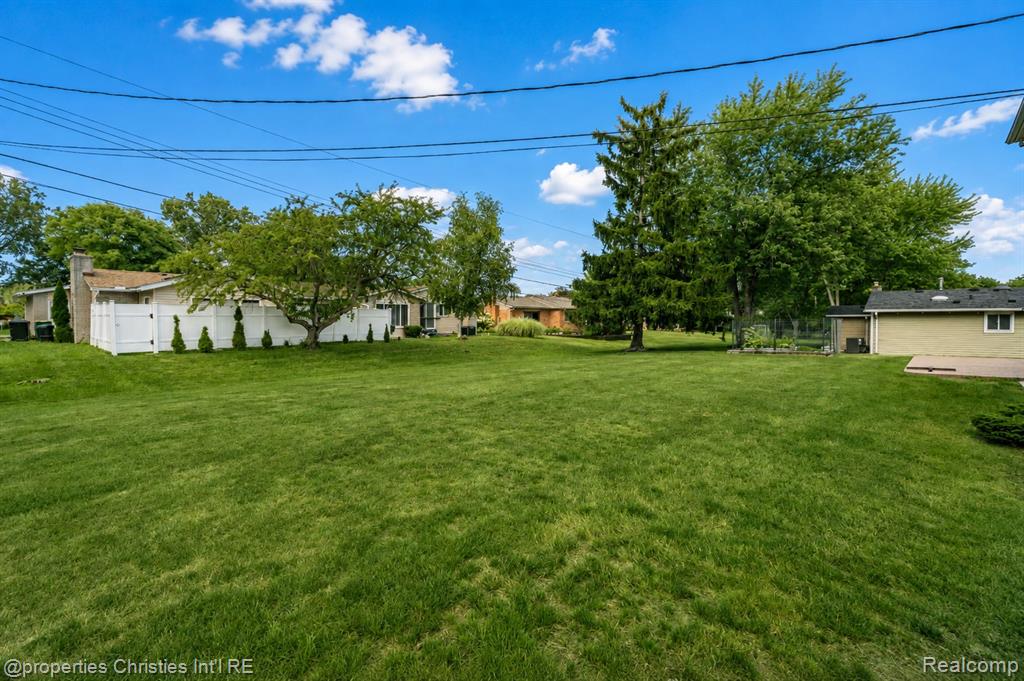 29042 Raleigh Road Farmington Hills, MI 48336 - Photo 35 of 37 Gallery Image 35