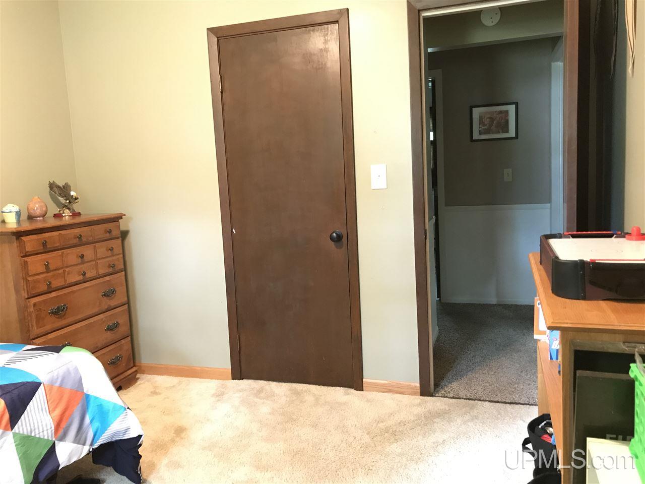 723 5th Street L'Anse, MI 49946 - Photo 9 of 31