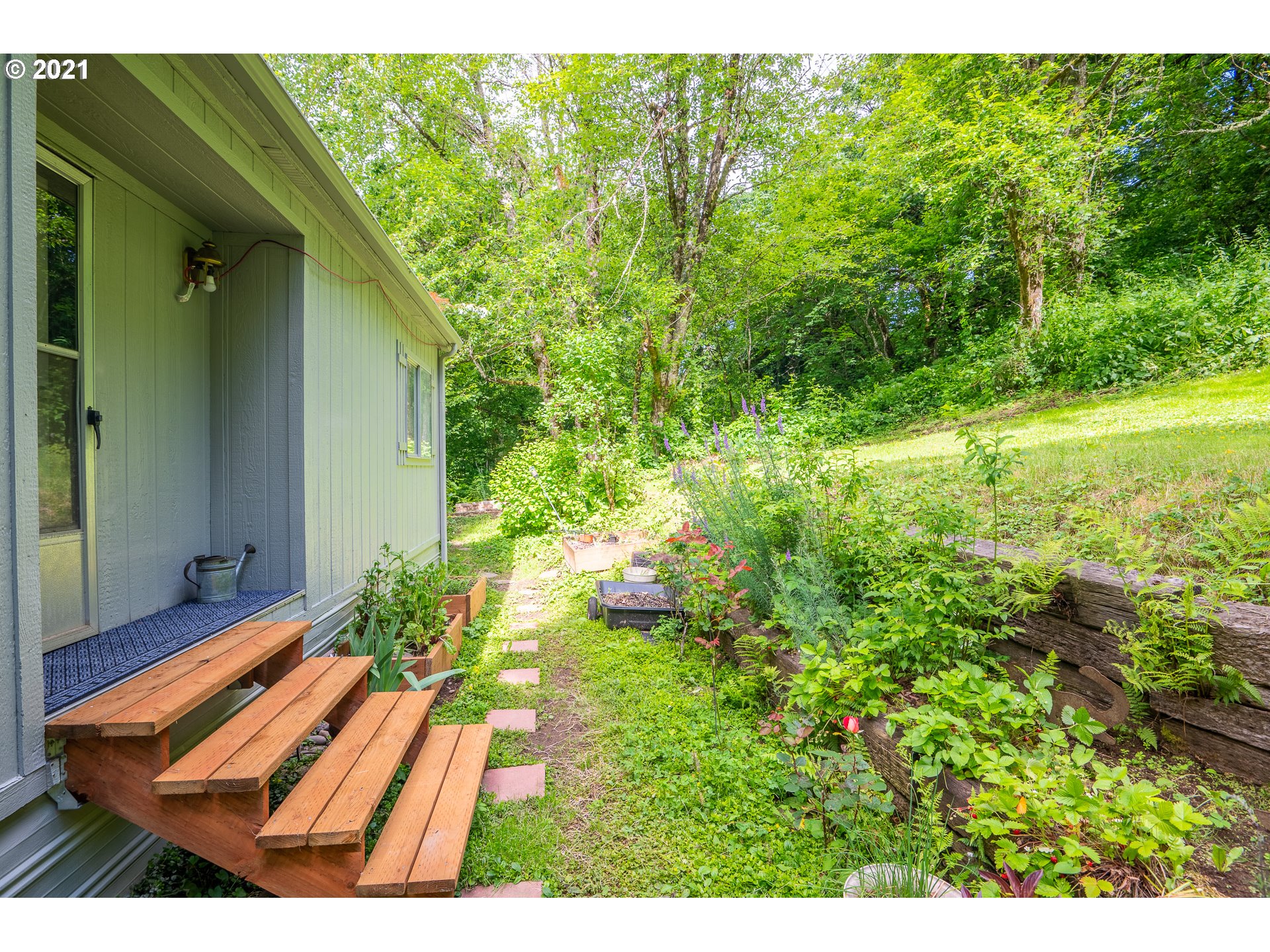 2202 Northeast Corbett Hill Road Corbett, OR 97019 - Photo 23 of 30 Gallery Image 23