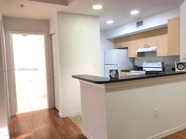 $2,350 | 2544 Centergate Drive, Unit 308, Miramar, FL 33025