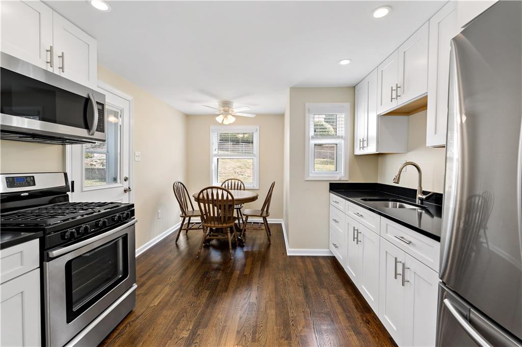 2107 Swallow Hill Road Pittsburgh, PA 15220 - Photo 7 of 33 Gallery Image 7