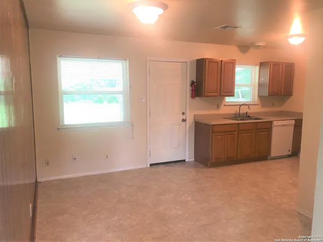 $1,500 | 626 Aviation Avenue, Schertz, TX 78154