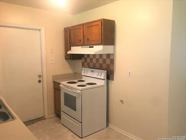 $1,500 | 626 Aviation Avenue, Schertz, TX 78154