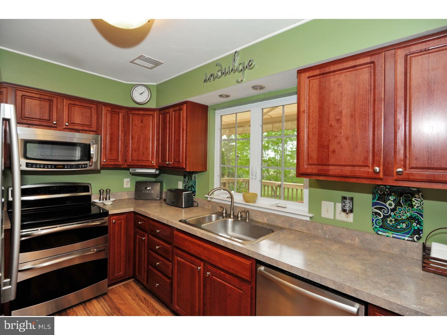 2263 East Buck Road Pennsburg, PA 18073 - Photo 12 of 25 Kitchen