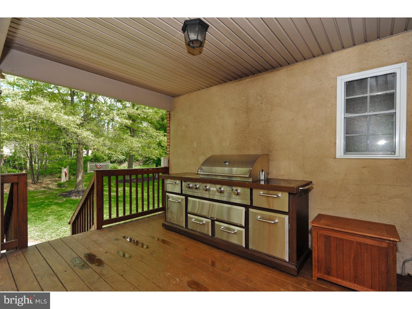 2263 East Buck Road Pennsburg, PA 18073 - Photo 4 of 25 Deck