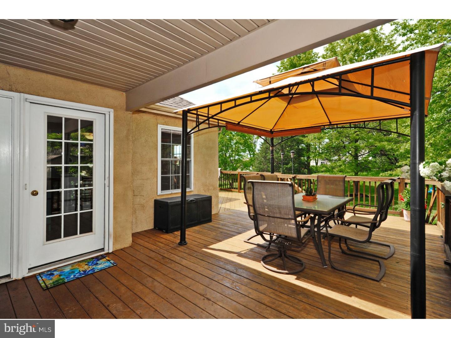 2263 East Buck Road Pennsburg, PA 18073 - Photo 5 of 25 Deck