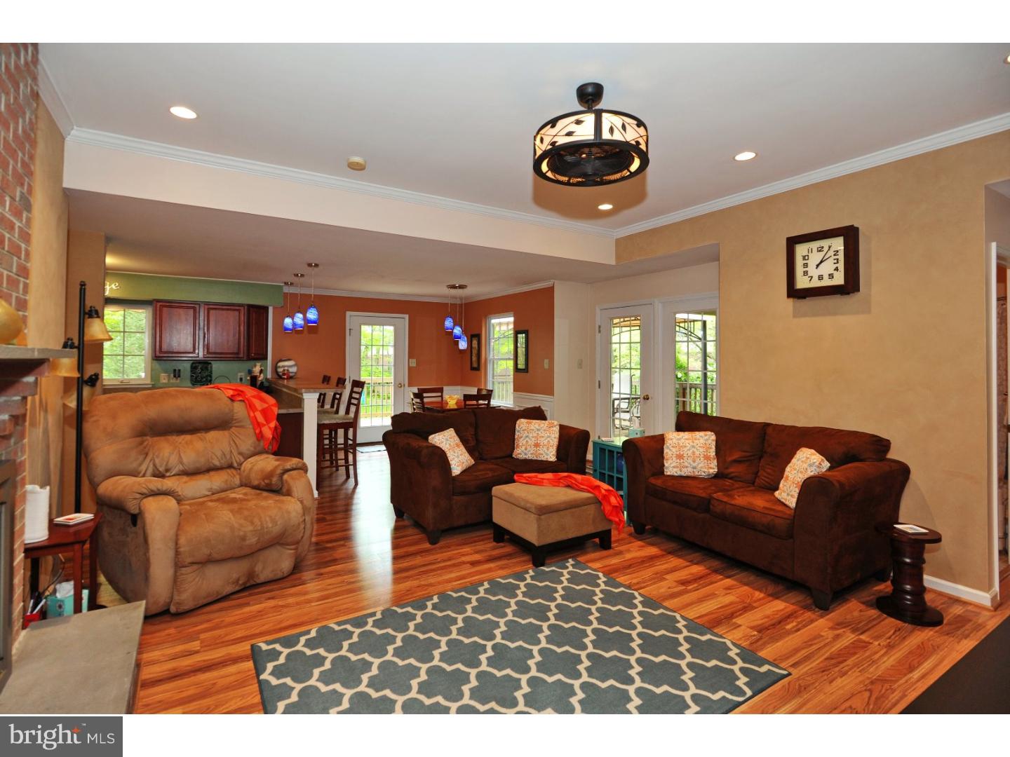 2263 East Buck Road Pennsburg, PA 18073 - Photo 7 of 25 Living Room