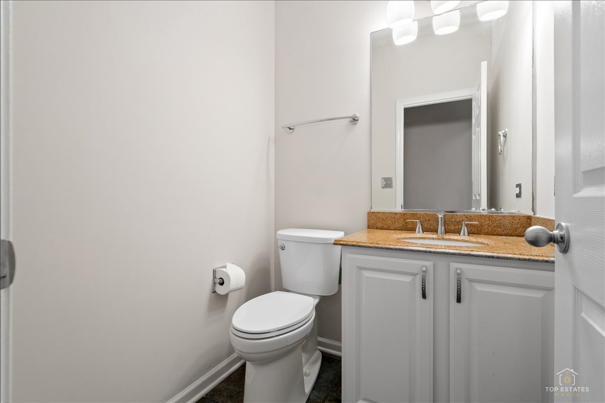 642 West Moreland Avenue Addison, IL 60101 - Photo 17 of 33
