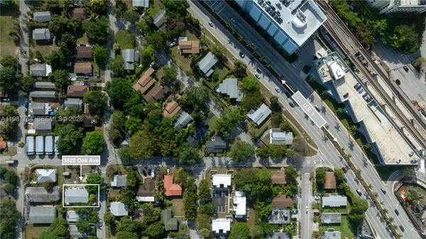 $3,500 | 3826 Oak Avenue, Unit 3826, Miami, FL 33133