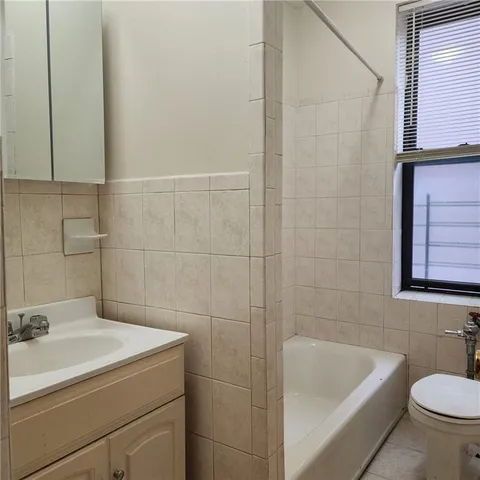 $339,000 | 590 Parkside Avenue, Unit 2BE | Prospect Lefferts Gardens