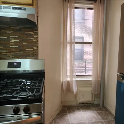 $339,000 | 590 Parkside Avenue, Unit 2BE | Prospect Lefferts Gardens