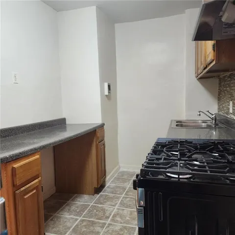 $339,000 | 590 Parkside Avenue, Unit 2BE | Prospect Lefferts Gardens