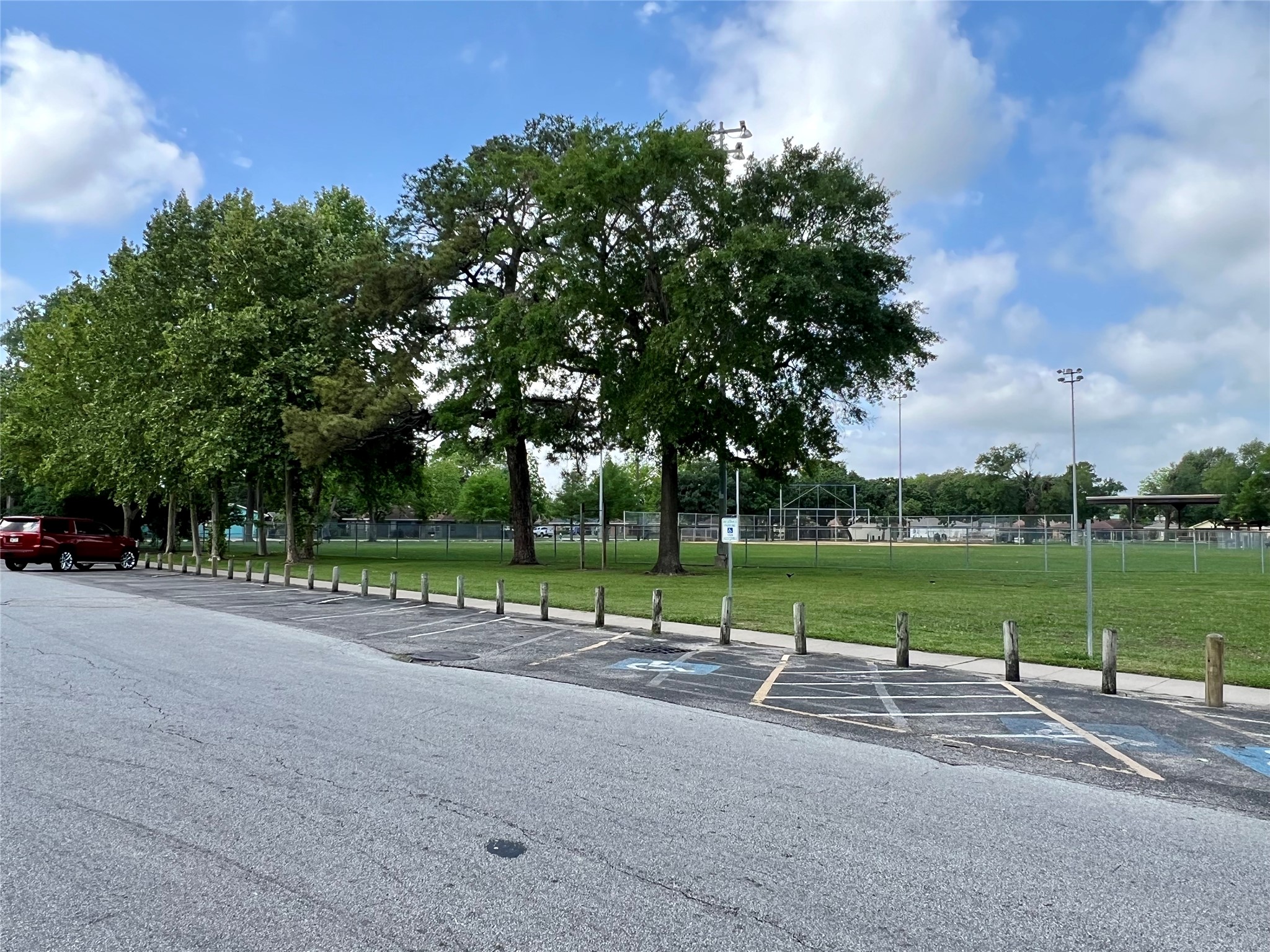 4614 Robertson Street Houston, TX 77009 - Photo 6 of 8 a view of a park