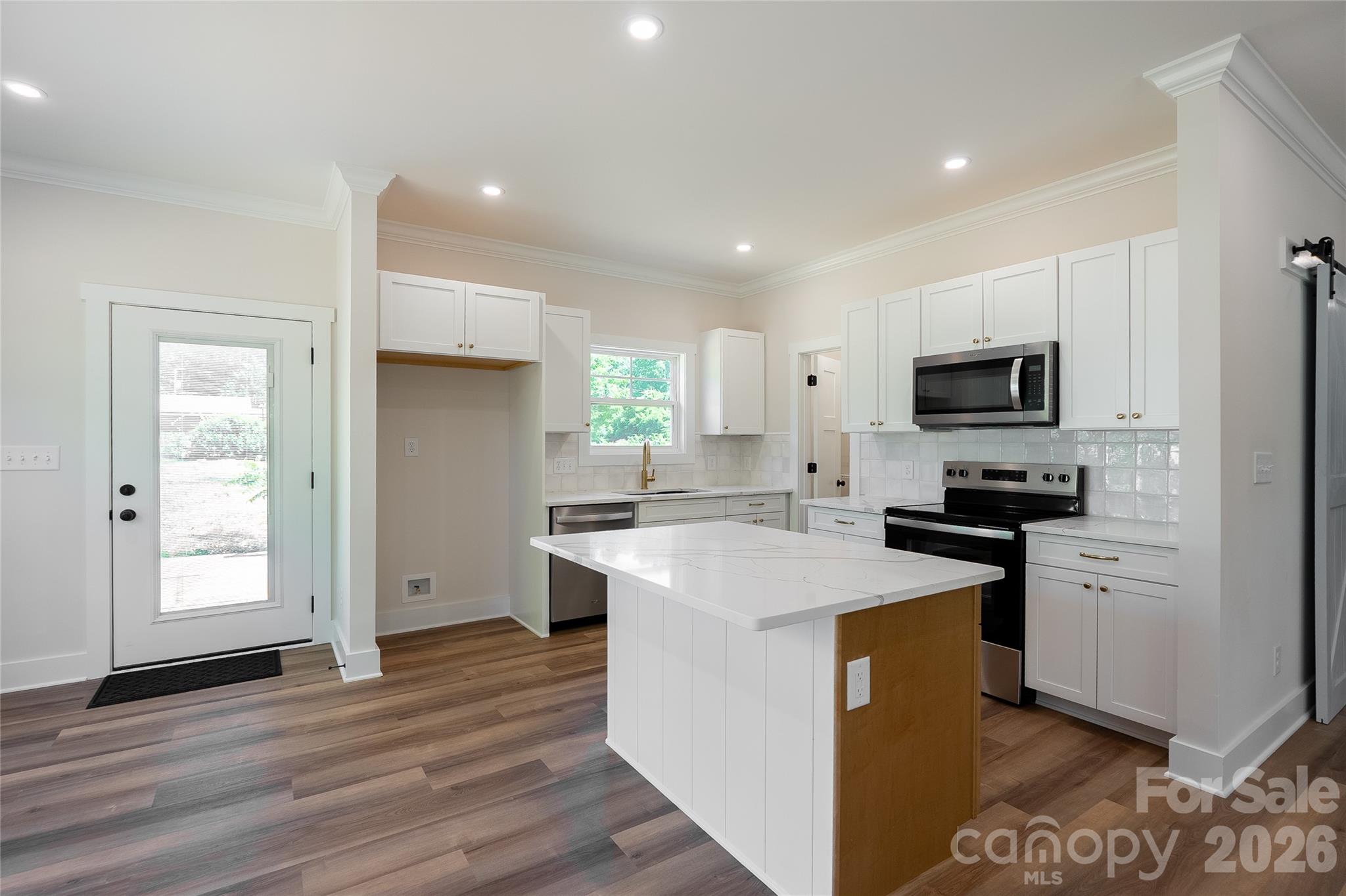 7426 Hambright Road Huntersville, NC 28078 - Photo 3 of 39 Gallery Image 3