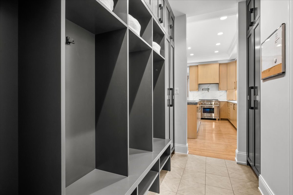 1154 Kenton Road Deerfield, IL 60015 - Photo 13 of 31 Gallery Image 13
