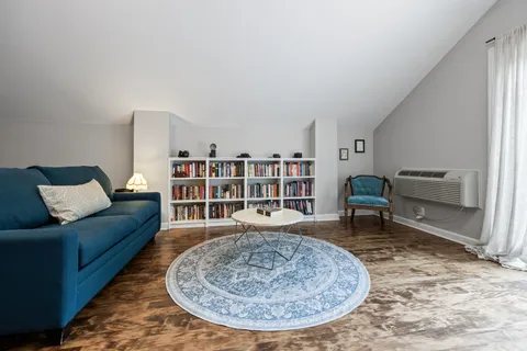 $1,100,000 | 2708 North Wilton Avenue, Chicago, IL 60614