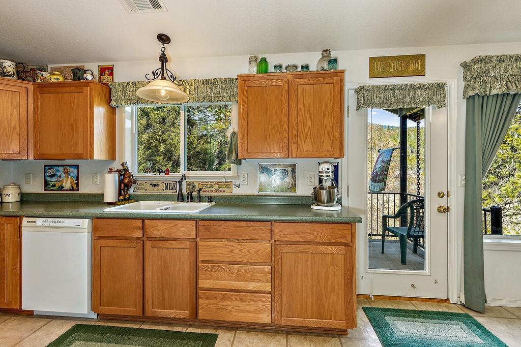 2555 Eastside Road Jacksonville, OR 97530 - Photo 12 of 35 Additional Photo