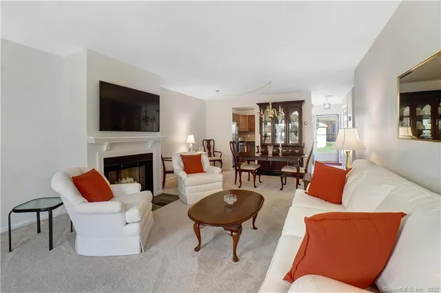 $199,000 | 1400 Hartford Turnpike, Unit 25, North Haven, CT 06473