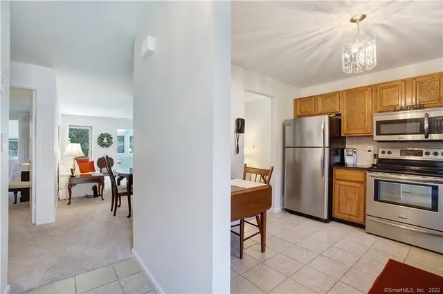 $199,000 | 1400 Hartford Turnpike, Unit 25, North Haven, CT 06473