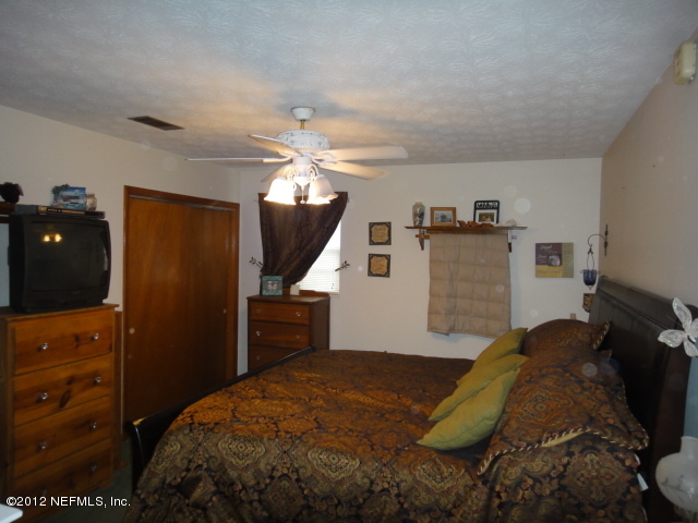 37216 Old Pineridge Road Hilliard, FL 32046 - Photo 8 of 13 Master bedroom alt view