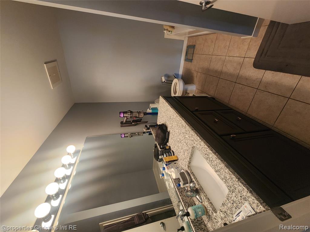 66 Winder Street, Unit 458 Detroit, MI 48201 - Photo 10 of 19