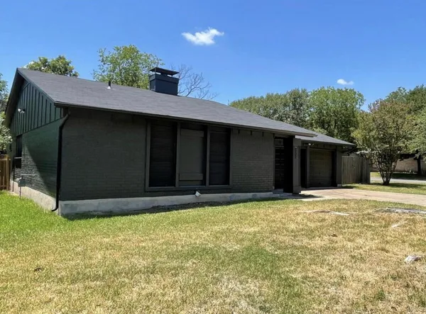 $2,400 | 909 Cripple Creek Drive, Austin, TX 78753