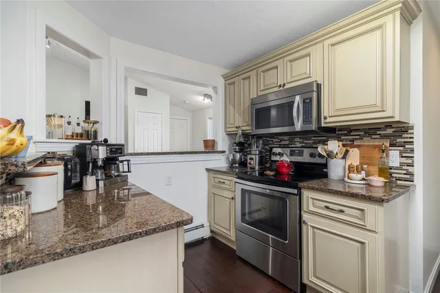 $339,000 | 58 Needle Grove Point, Unit D, North Providence, RI 02904