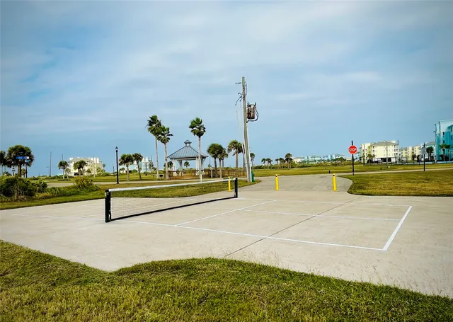 $500,000 | 4231 Pointe W Drive, Unit 103, Galveston, TX 77554