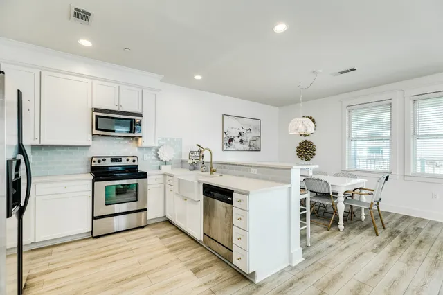 $498,500 | 4231 Pointe W Drive, Unit 103, Galveston, TX 77554