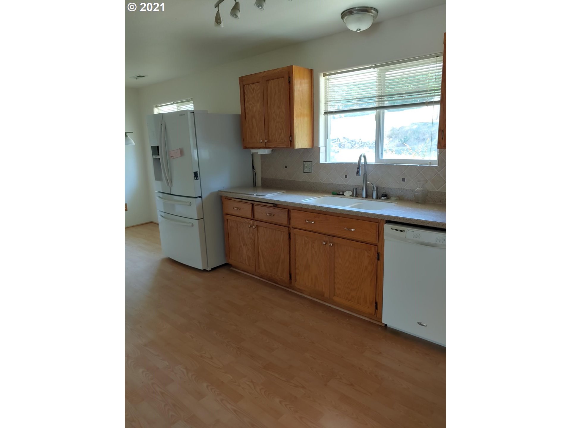 1229 South Side Road Sutherlin, OR 97479 - Photo 14 of 21