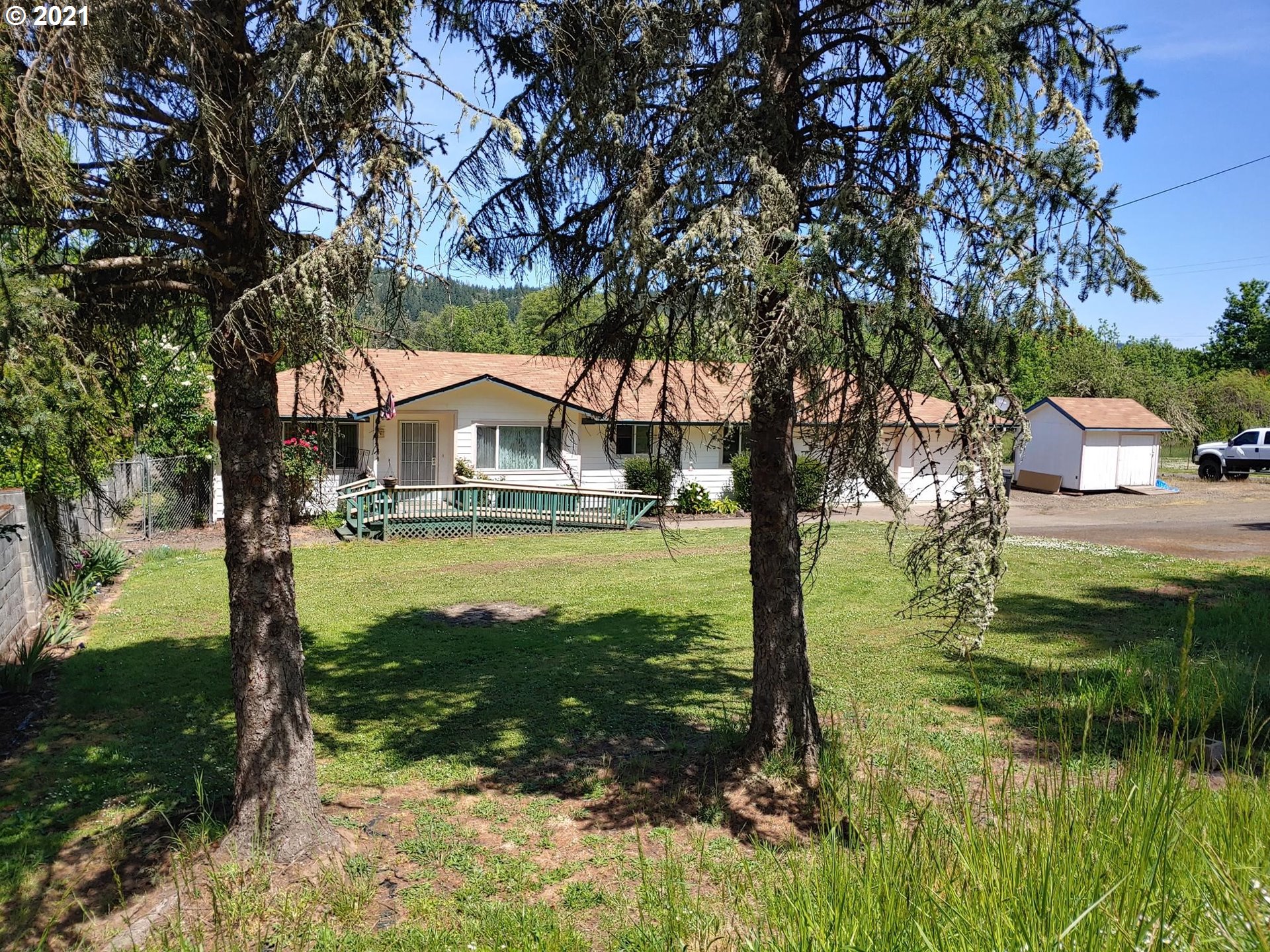 1229 South Side Road Sutherlin, OR 97479 - Photo 6 of 21