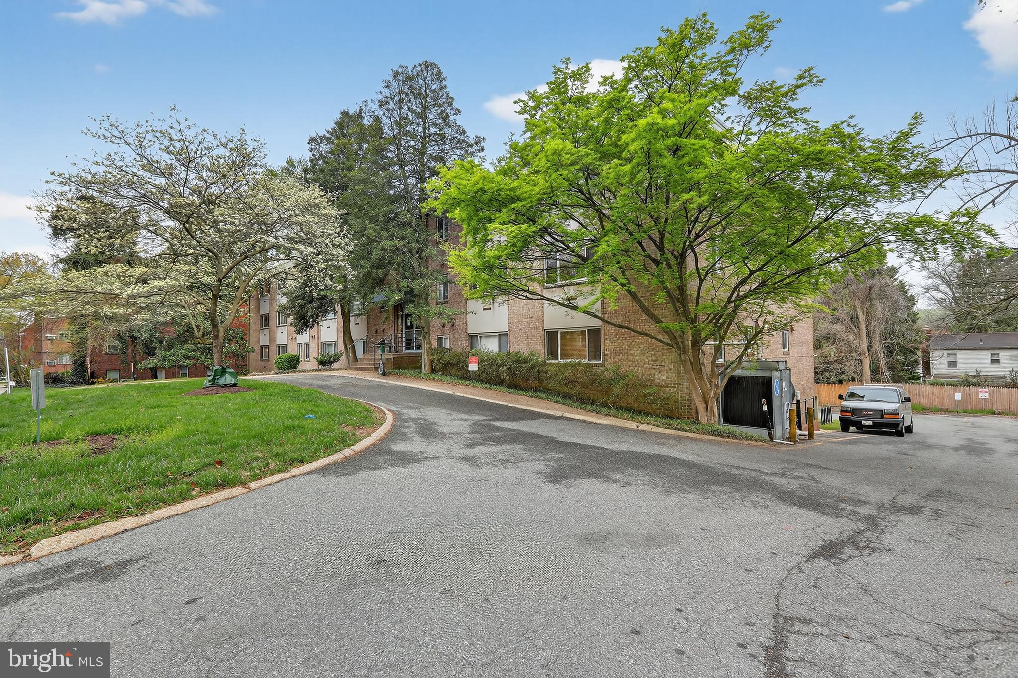 4570 MacArthur Boulevard Northwest, Unit 208 Washington, DC 20007 - Photo 17 of 17 a view of a out door space area