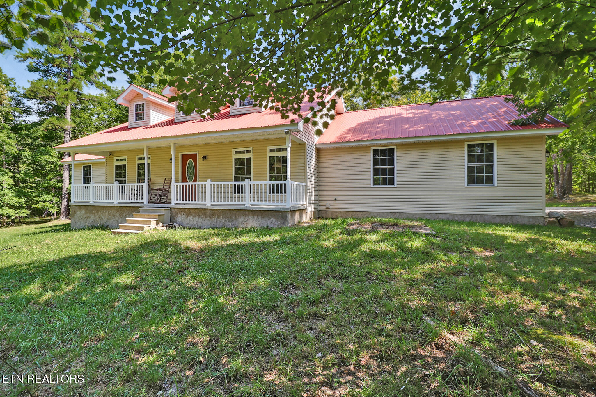 636 Timber View Road Pikeville, TN 37367 - Photo 3 of 43 Front of House