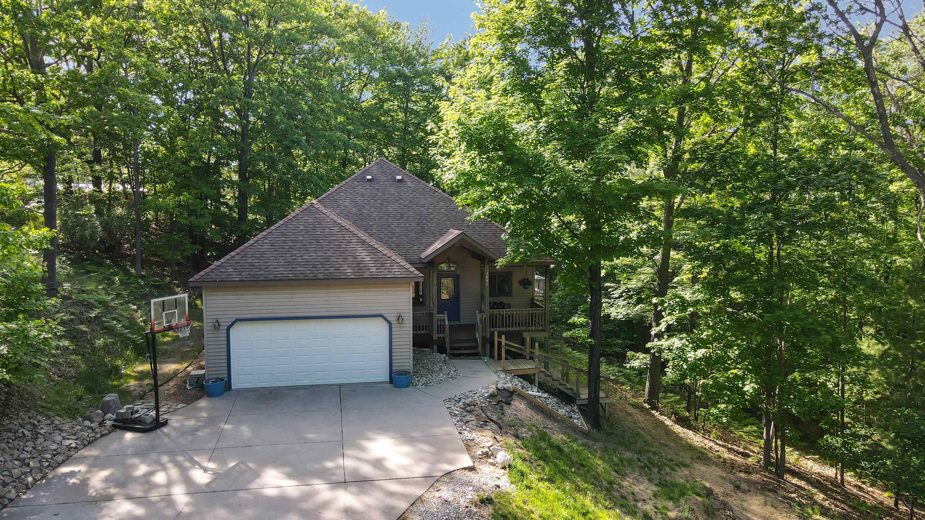 2886 Holiday Pines Road Traverse City, MI 49686 - Photo 1 of 31 1900524.JPG