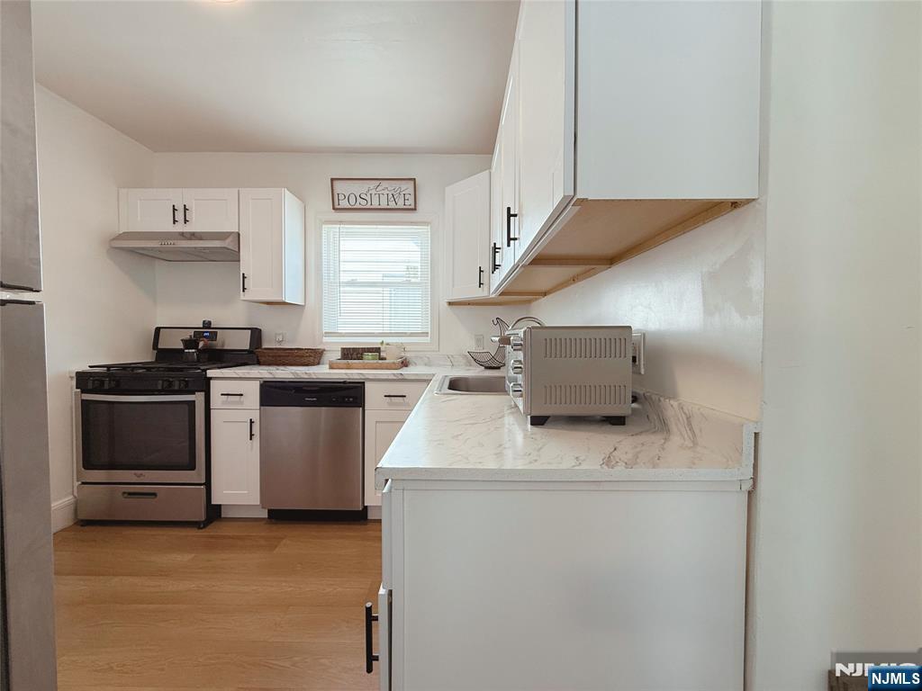 203 Feronia Way, Unit 2 Rutherford, NJ 07070 - Photo 4 of 13 Gallery Image 4