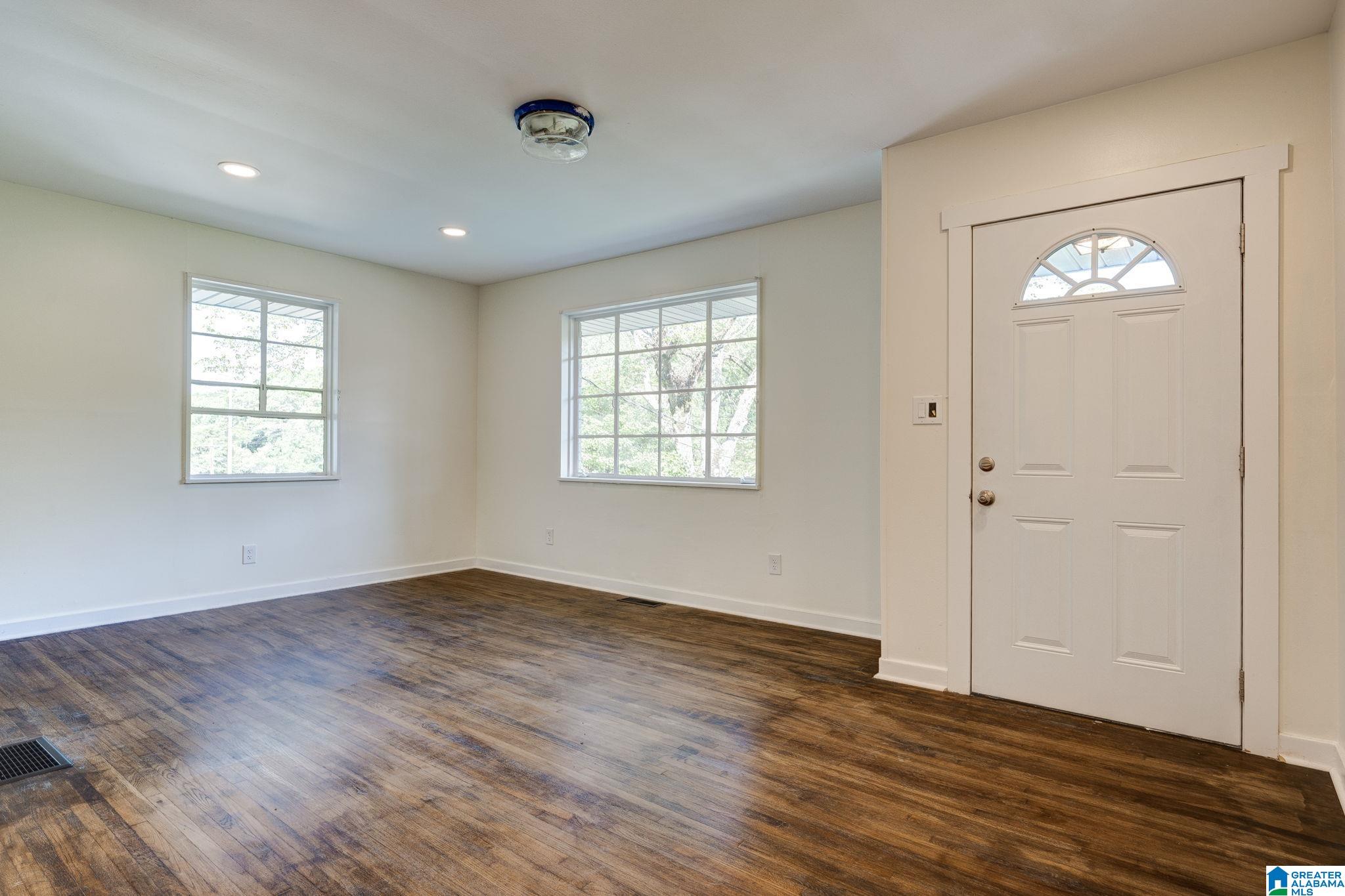 1533 Cresthill Road Birmingham, AL 35213 - Photo 2 of 22