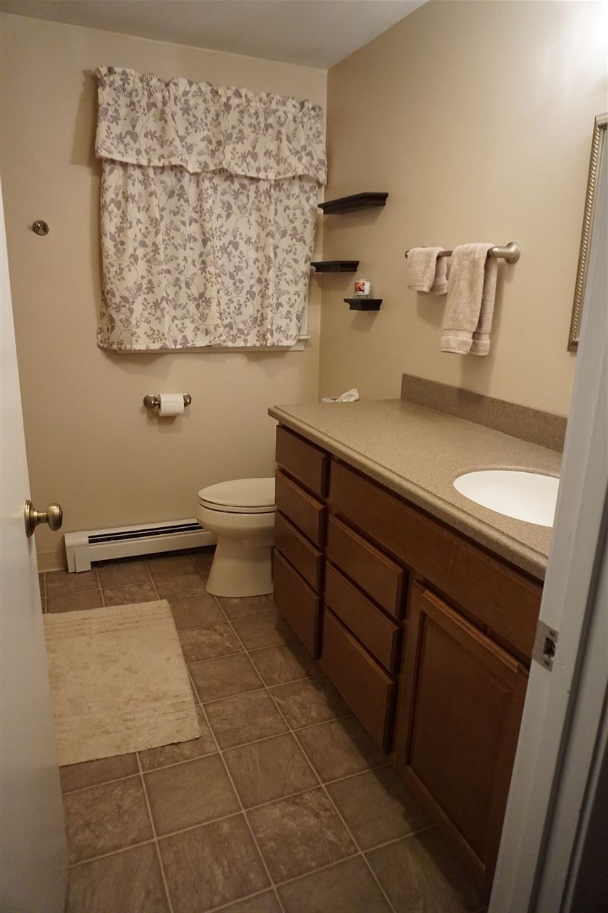 174 Exeter Road Newmarket, NH 03857 - Photo 6 of 26