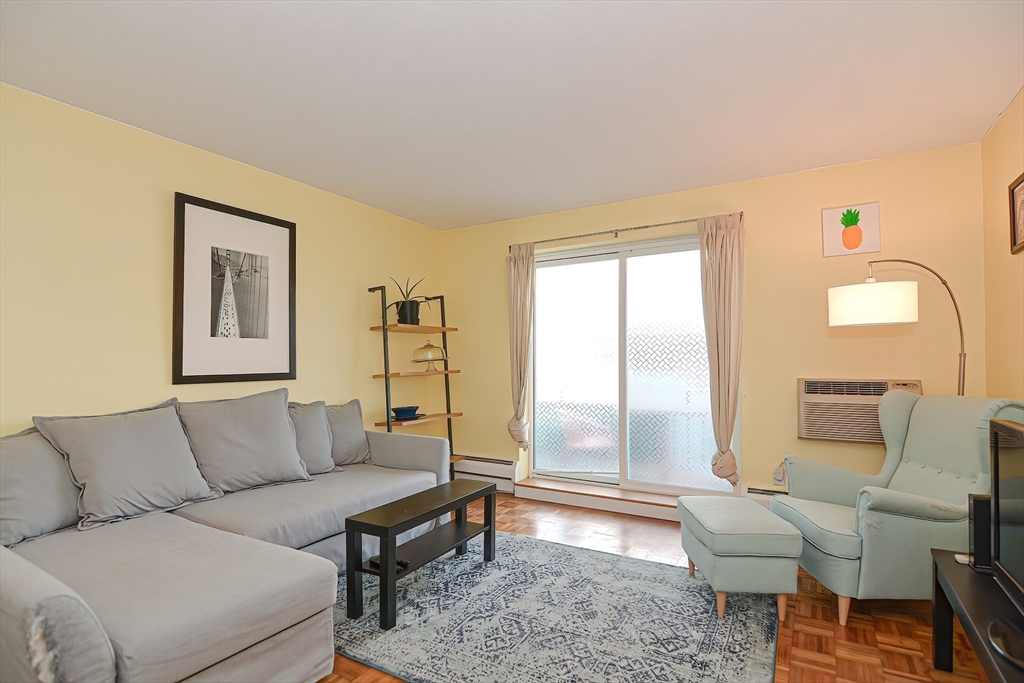 18 Pond Street, Unit 7 Boston, MA 02130 - Photo 7 of 19