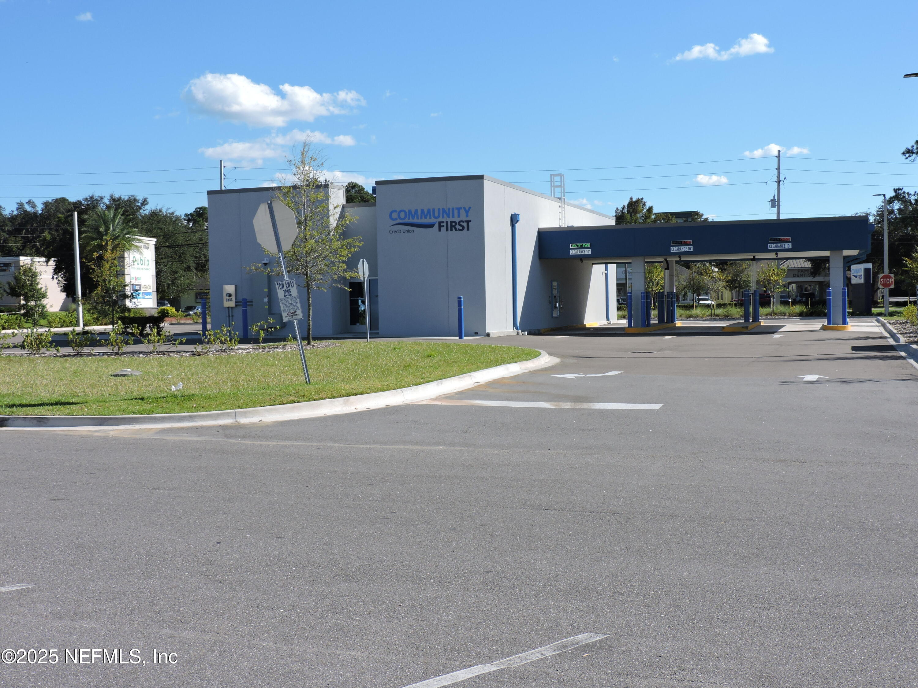 2955 New Berlin Road Jacksonville, FL 32226 - Photo 20 of 35 a view of a building with a street