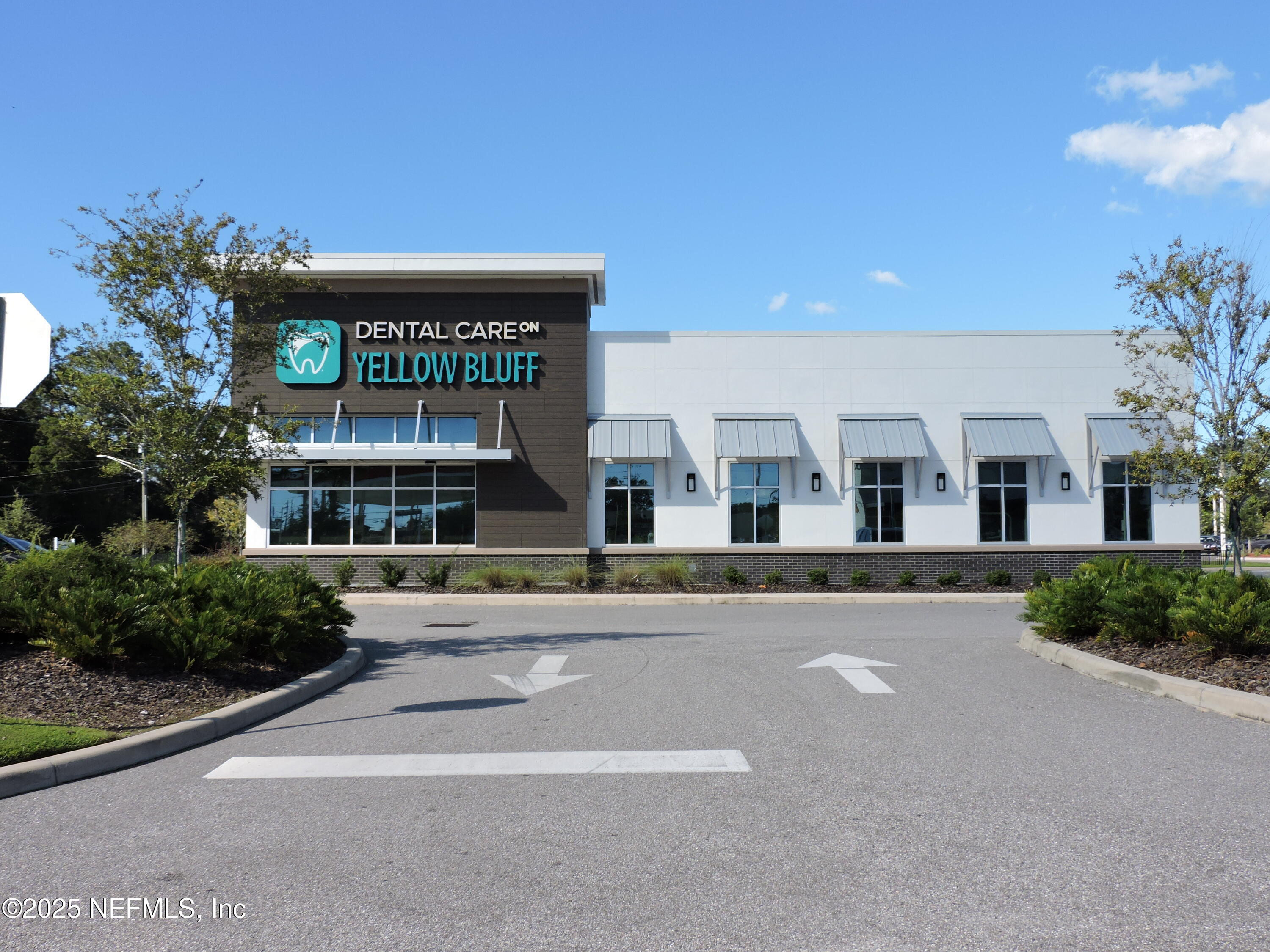 2955 New Berlin Road Jacksonville, FL 32226 - Photo 21 of 35 a front view of building with yard