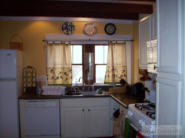 1117 Lucy Bell Road Crumpler, NC 28617 - Photo 7 of 12 Gallery Image 7