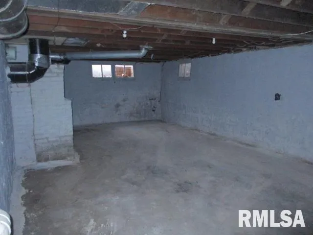 $65,000 | 324 North Charles Street, Macomb, IL 61455