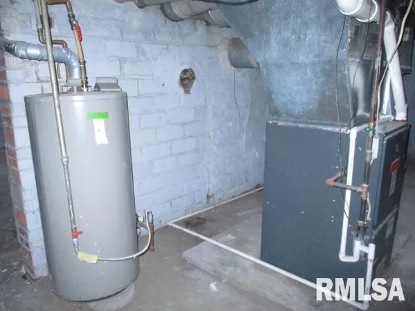 $65,000 | 324 North Charles Street, Macomb, IL 61455