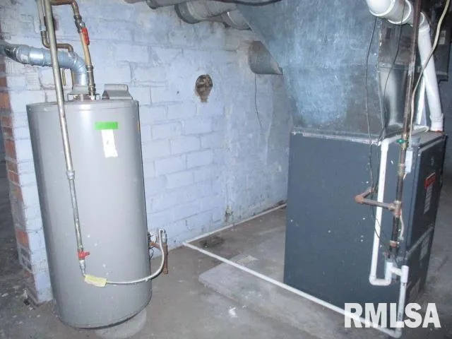 $65,000 | 324 North Charles Street, Macomb, IL 61455