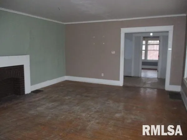 $65,000 | 324 North Charles Street, Macomb, IL 61455