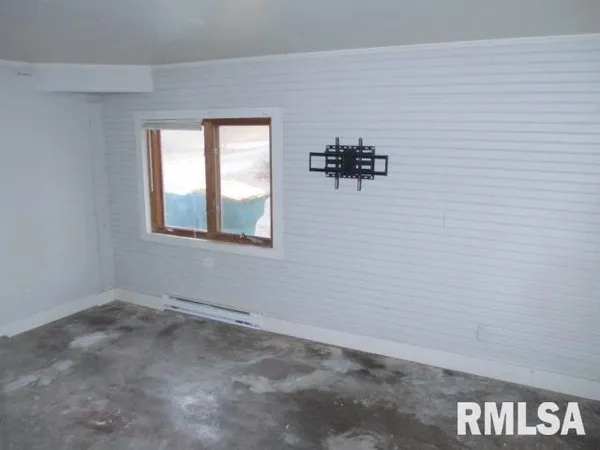 $65,000 | 324 North Charles Street, Macomb, IL 61455