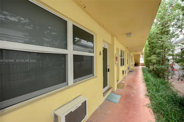 $1,500 | 6944 Byron Avenue, Unit 6, Miami Beach, FL 33141